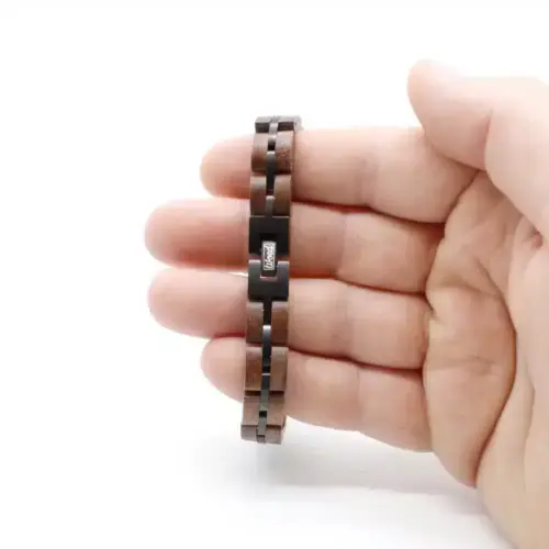 Pulsera de madera Pino negro 2